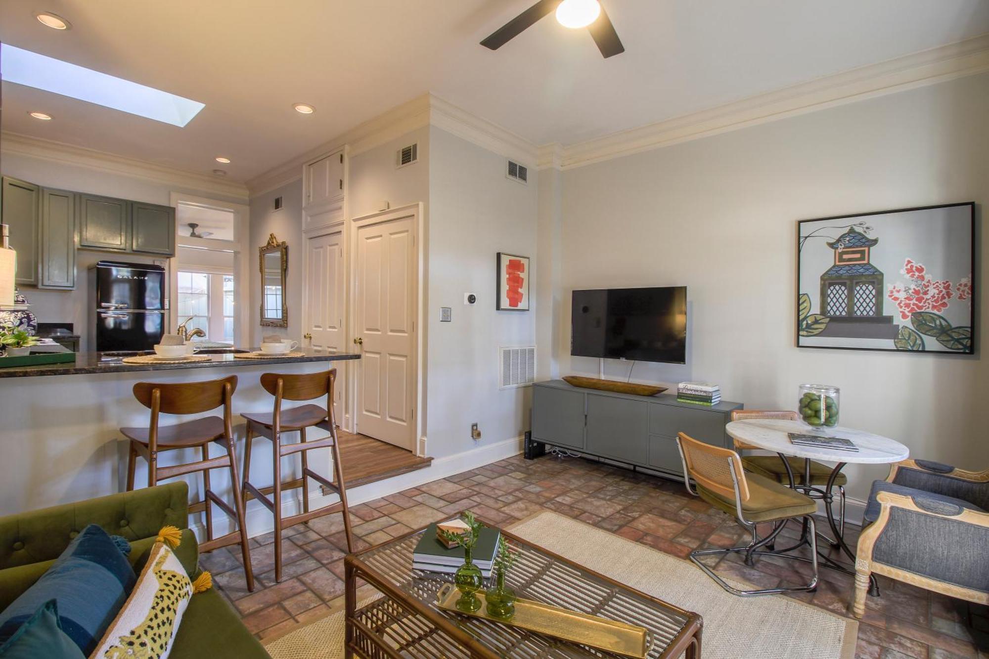 Appartement Private Patio Retreat In Charming Downtown à Savannah Extérieur photo